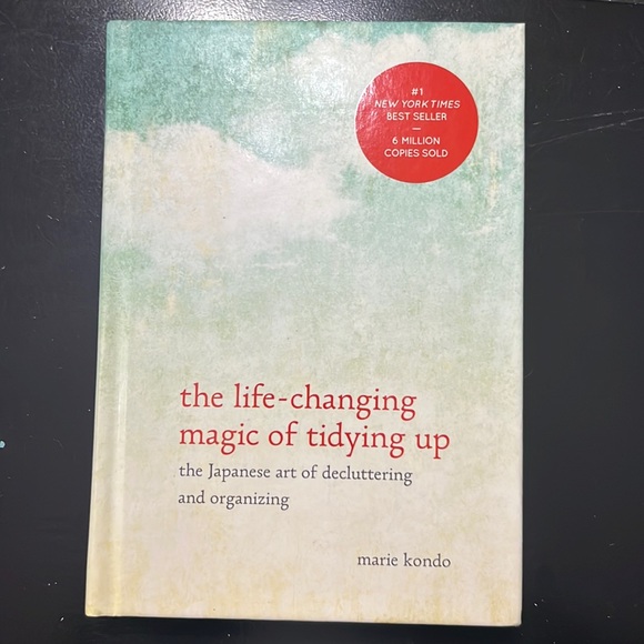 the life-changing magic of tidying up by Marie Kondo - Picture 1 of 2